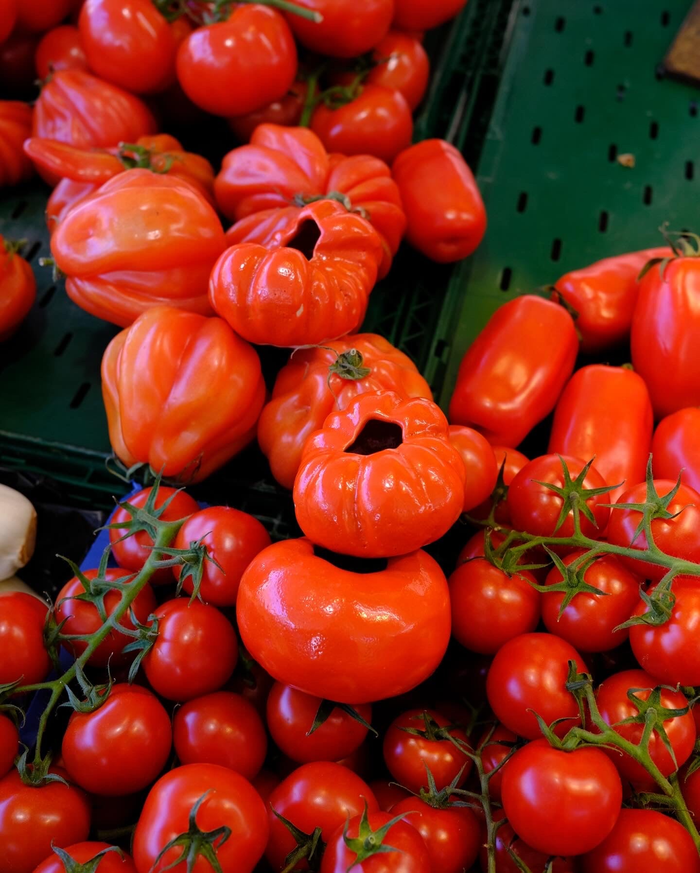 Tomato candle holder