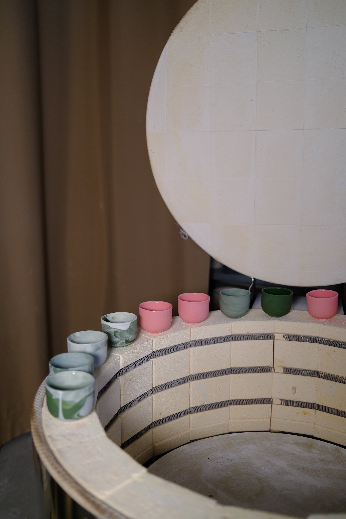 Rounded Porcelain Cup in S