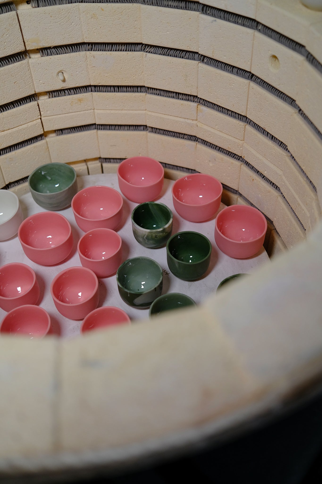 Rounded Porcelain Cup in S