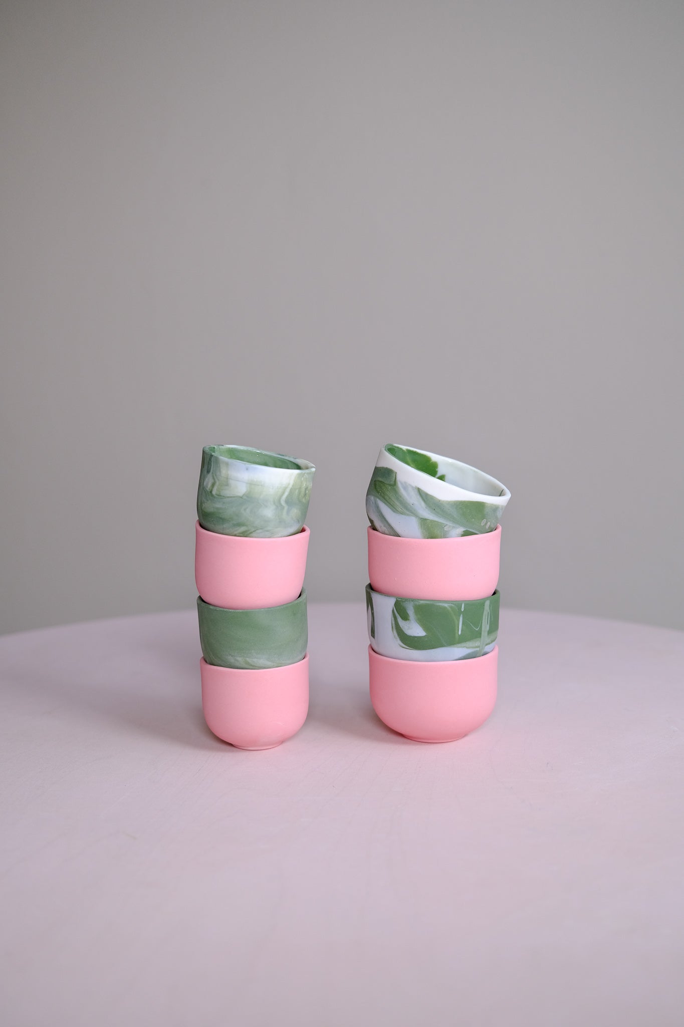 Rounded Porcelain Cup in S