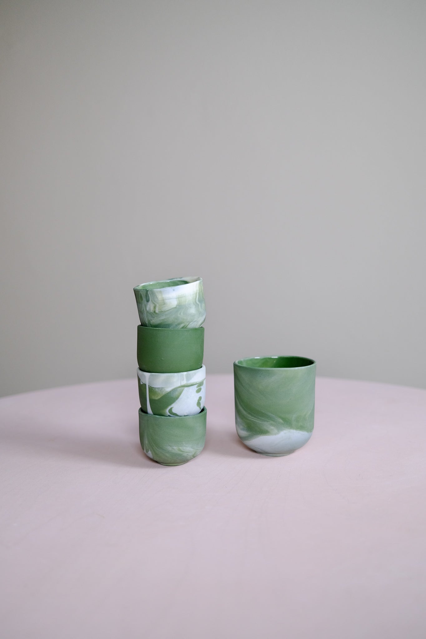 Rounded Porcelain Cup in L