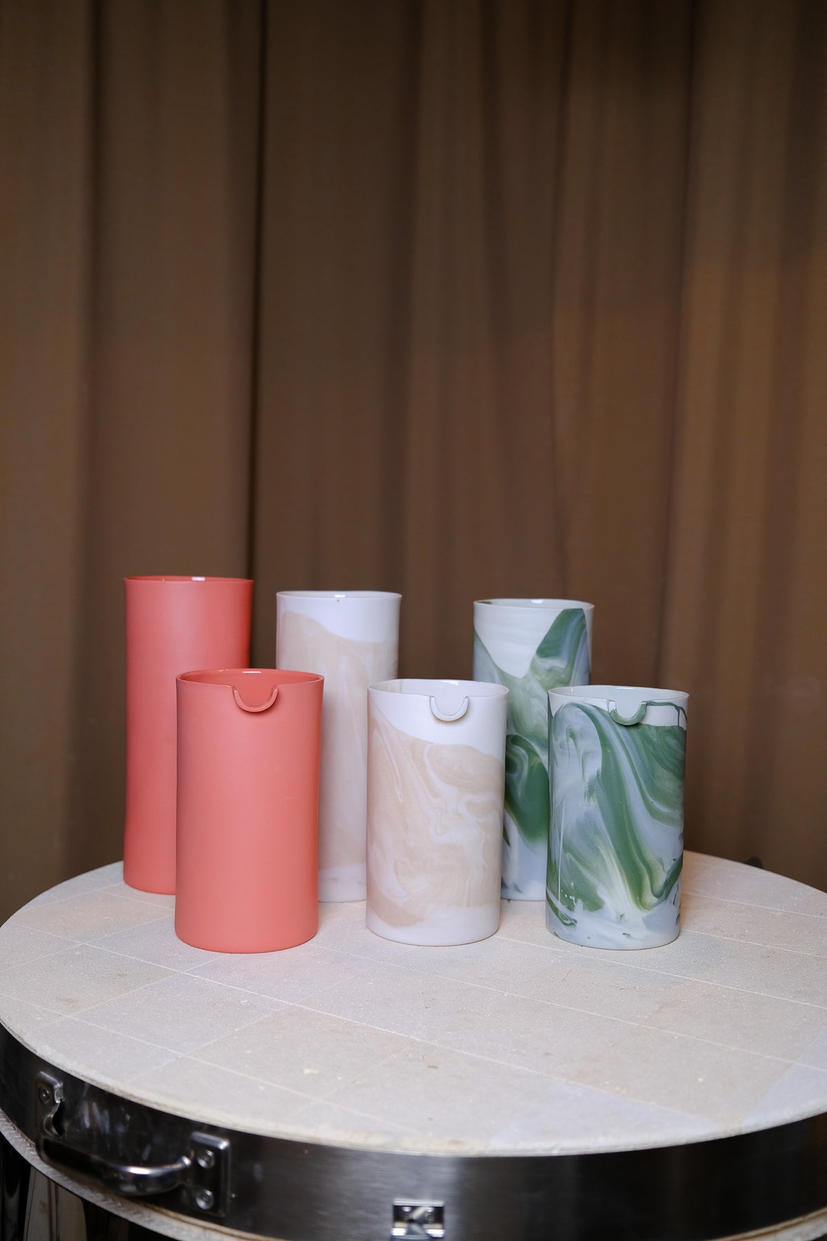 Zylindrische Porzellanvase