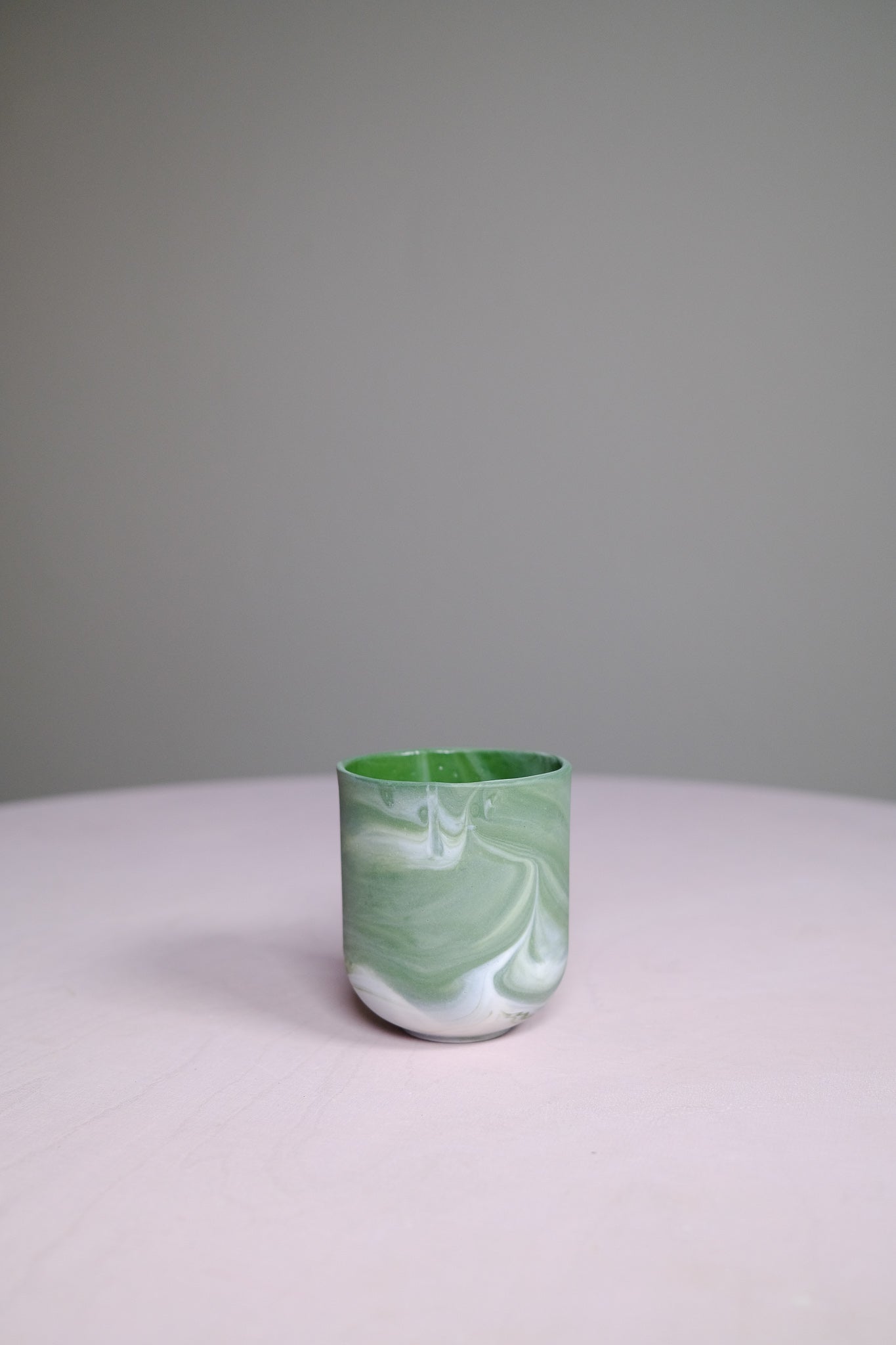 Rounded Porcelain Cup in L