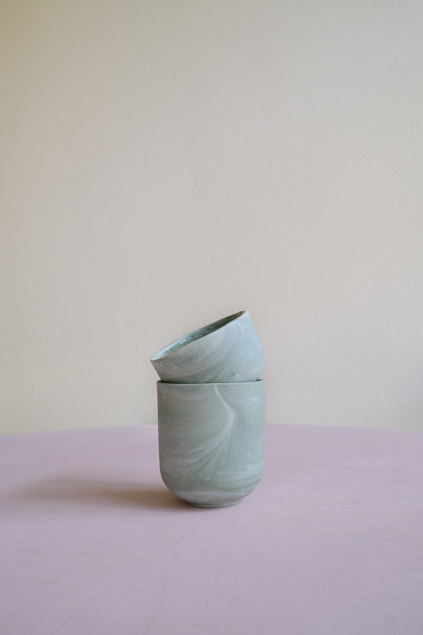Rounded Porcelain Cup in L